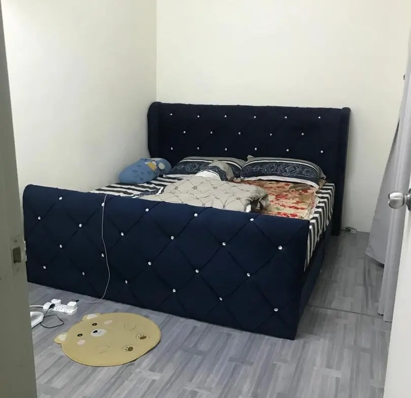 photo_6093463372524800852_y