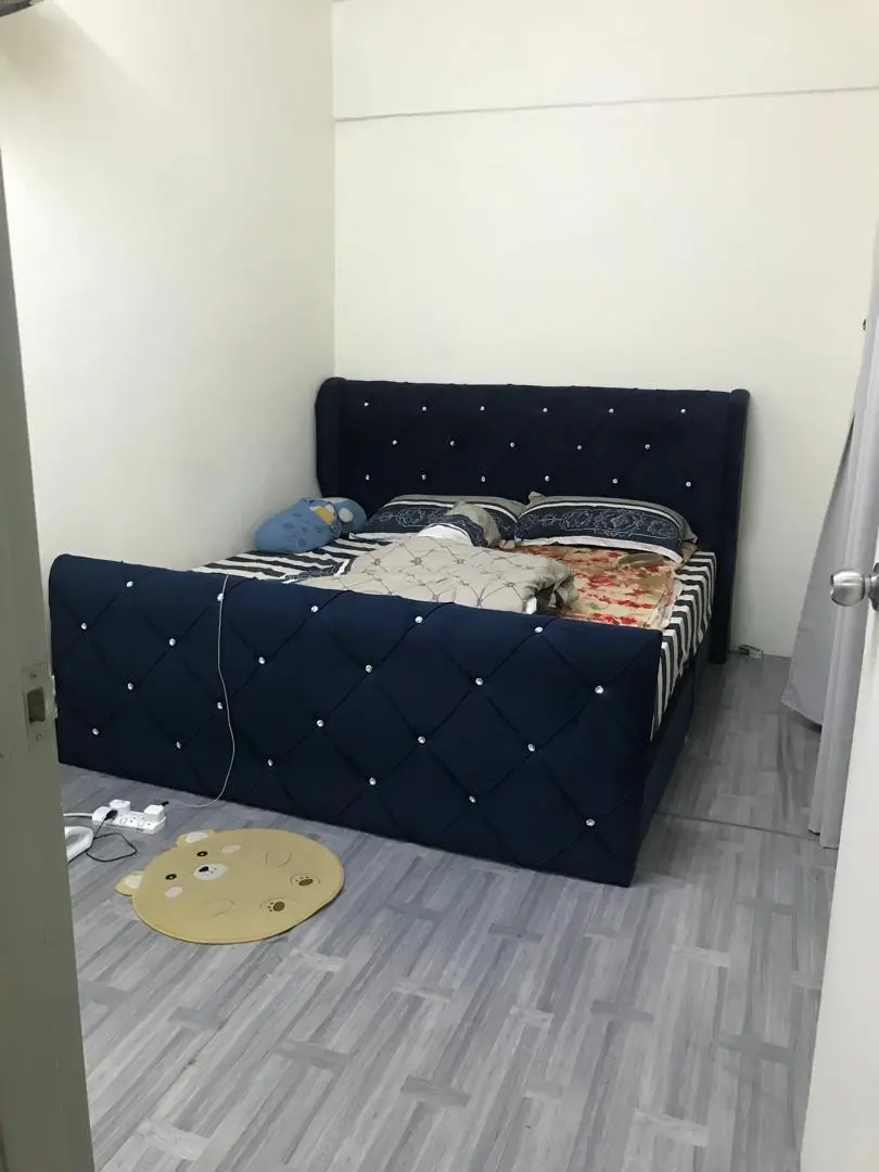 photo_6093463372524800852_y